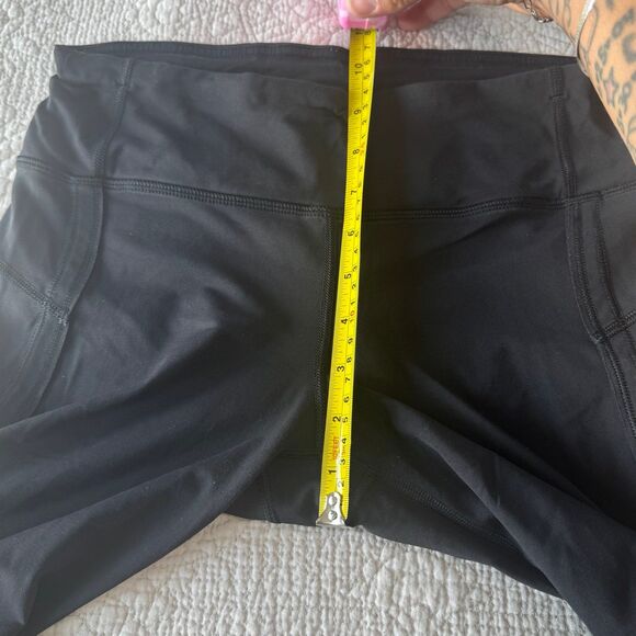 Lululemon Women's  Capri Activewear Leggings/Pants Size 6 Black Compression - Picture 10 of 11